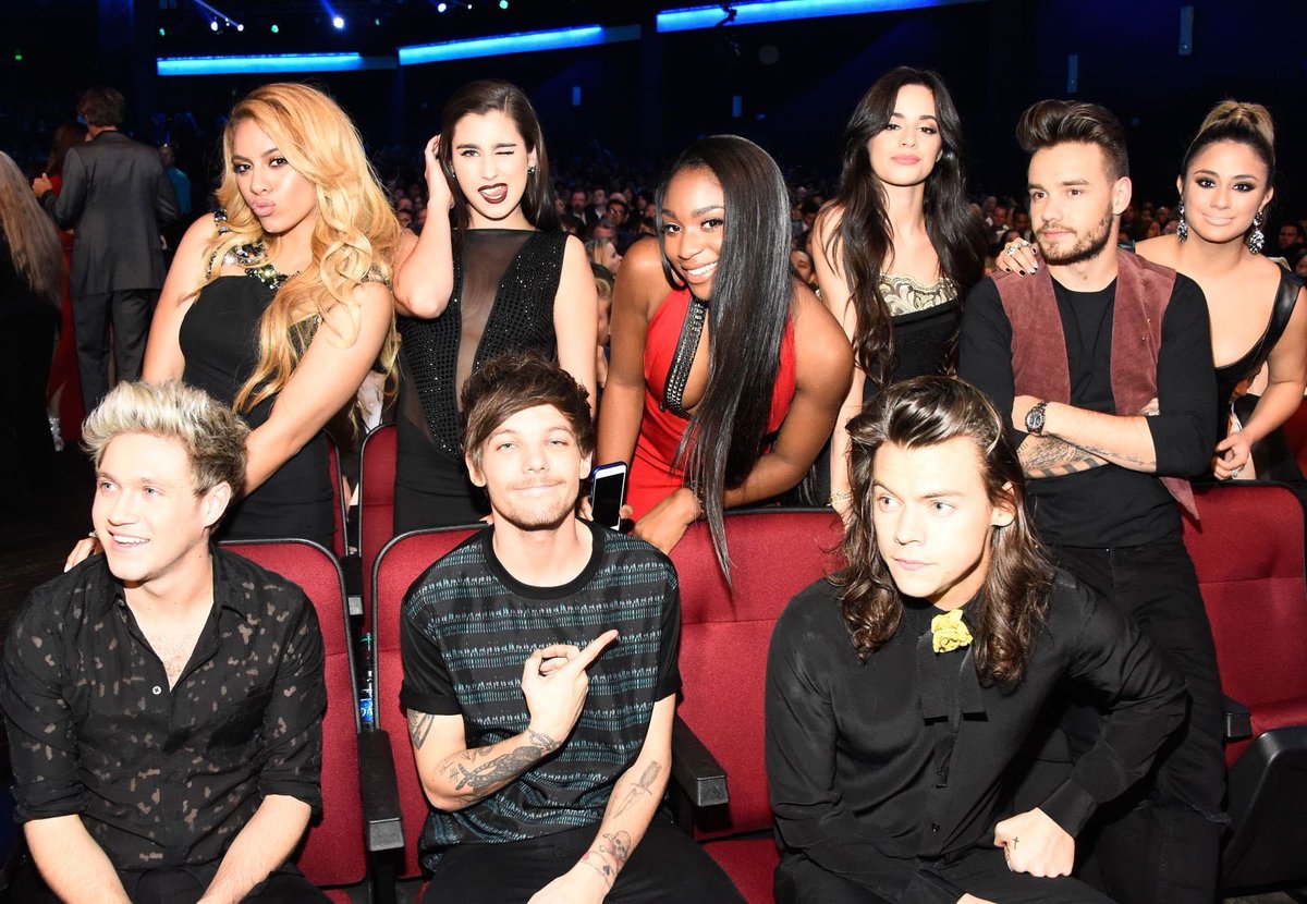 #10YearsOfOneDirection