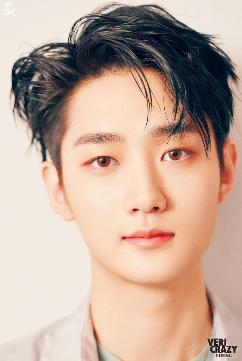 vericrazy_'s tweet photo. ㅤ  🍒・𝐕𝐄𝐑𝐈𝐂𝐑𝐀𝐙𝐘 𝟏𝐒𝐓 𝐒𝐈𝐍𝐆𝐋𝐄 𝐀𝐋𝐁𝐔𝐌.
            ⤷ [ VERI-CHILL ] % Tᥲg Tᥲg Tᥲg.

             OFFICIAL PHOTO : Chill Out Ver.

#베리미친 #VERICRAZY #YHENG
#SPECTRUMENT #2O2OO8O7 !¡ https://t.co/CaolSzY63y