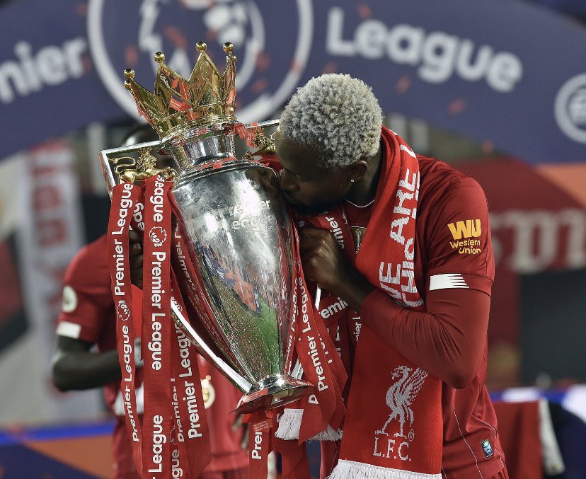 a thread of pictures of everyone with the trophy.