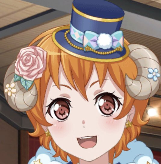 SHEEP (We’re Here! 3*)oh she is so curly.....i would like to ruffle her hair. a very nice change to her normal style. her ahoge also appears much flatter from what we can see under that small hat. very fluffy!