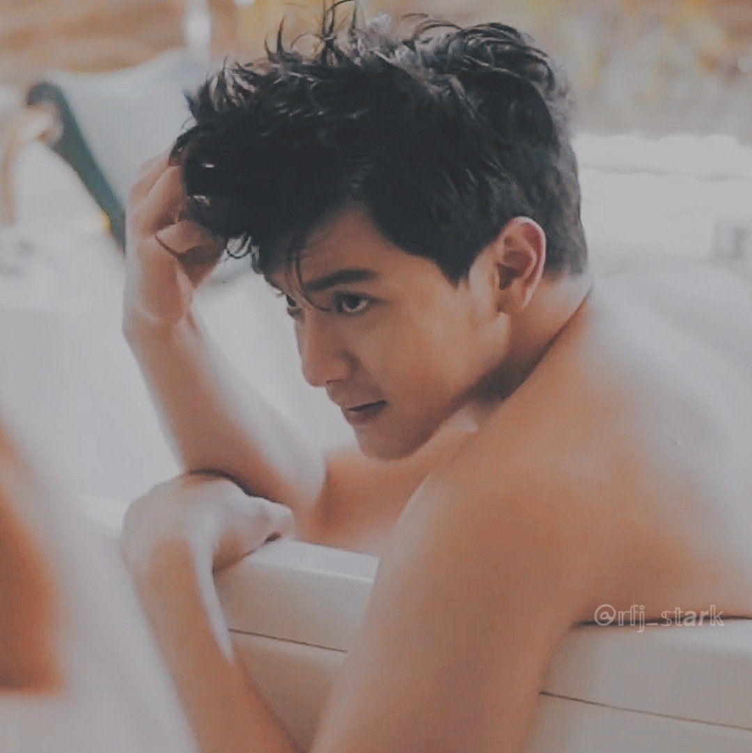 The hair! The arm! The back!

<a href="/aldenrichards02/">Alden Richards</a> #ALDENRichards