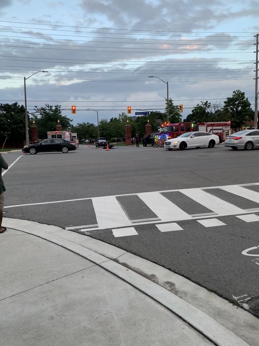 hitesh_84's tweet photo. Accident at Eglington &amp; Heritage hills, Mississauga ⁦@insauga⁩ ⁦@CBCNews⁩ ⁦@CTVNews⁩ https://t.co/Gd5H4x5WTU