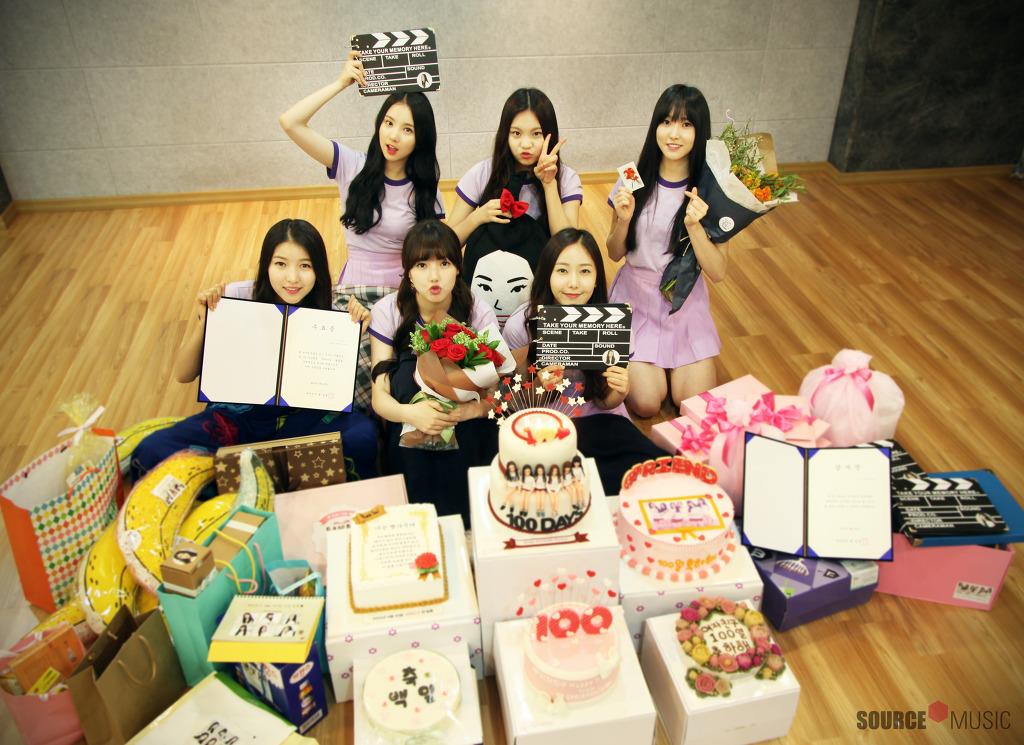 The world is too cruel for you. Dont worry, Buddy will hold your hands forever in this cruel world 💙💙💙
<a href="/GFRDofficial/">여자친구 GFRIEND</a> #GFRIEND
#WeLoveYouGFRIEND
#RespectGFRIEND