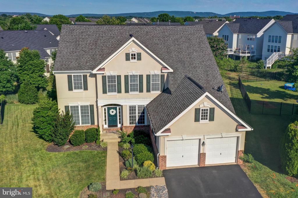 DeanTeamRealtor's tweet image. Dreaming of a new home? This 4 BED, 2 full and 1 half BATH home might be the one you've been thinking of. #realestate #homesforsale  cpix.me/l/101803705