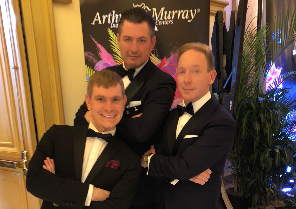 Wow almost 2 years back <a href="/Bellagio/">Bellagio Las Vegas</a> #LasVegas <a href="/007/">James Bond</a> present 😎 🔫 with <a href="/ballroomgiant/">Gary Edwards</a> <a href="/IamHunterLisle/">Hunter Lisle</a> #greatimes Plenty more to come 😎💪🏻