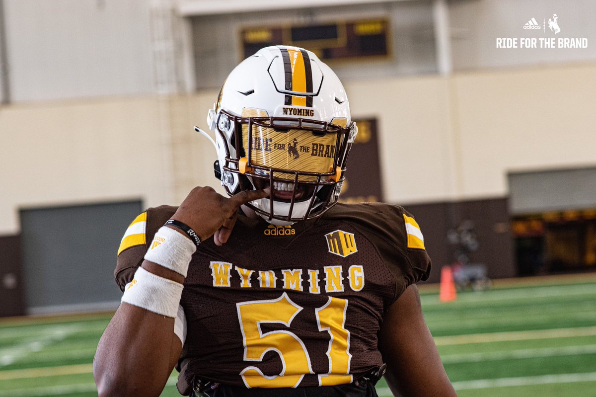 wyo_football's tweet photo. Welcome to Laradise.
@WyoFBEQ bringing it!
#RideForTheBrand https://t.co/N1q26QNyYC