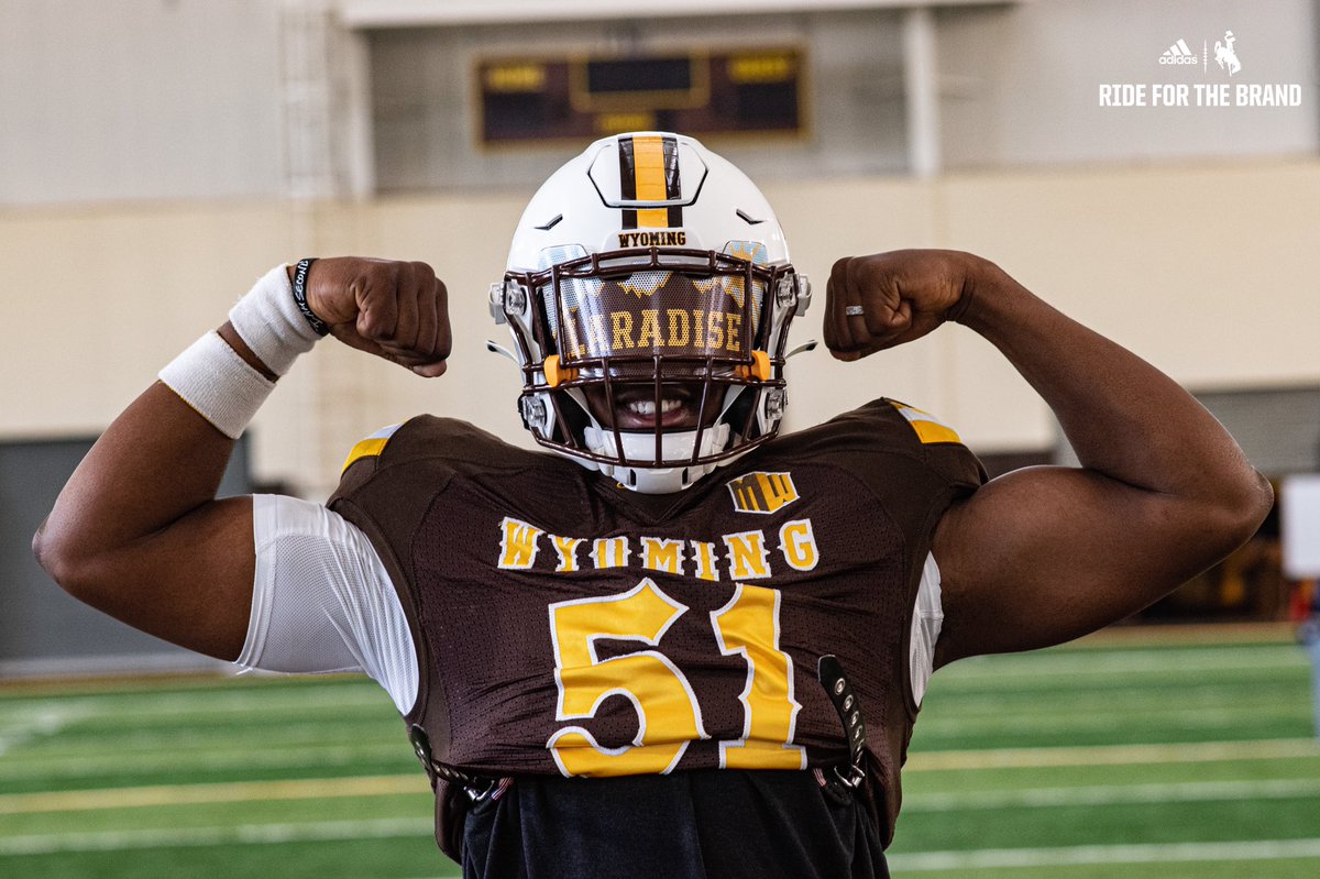 wyo_football's tweet photo. Welcome to Laradise.
@WyoFBEQ bringing it!
#RideForTheBrand https://t.co/N1q26QNyYC