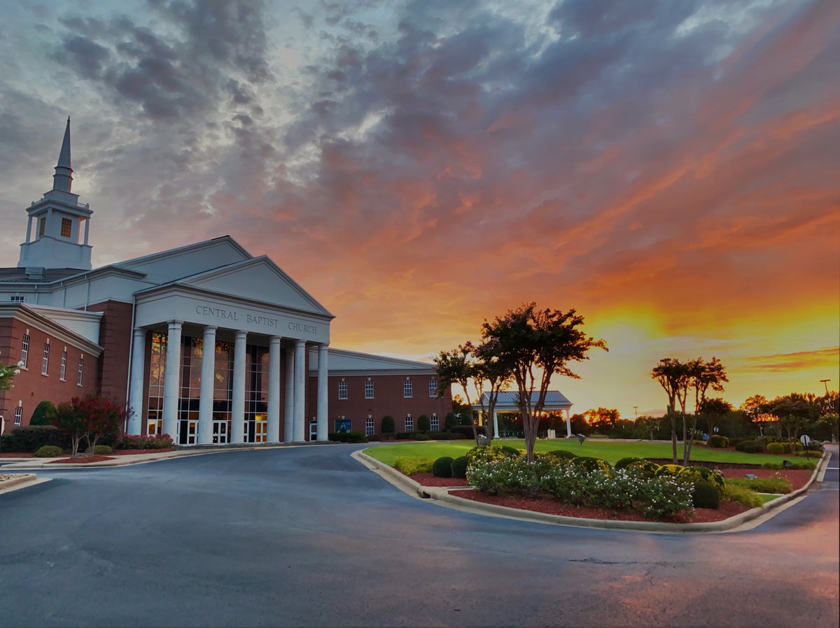 Great sunset at ⁦<a href="/cbcJonesboro/">Central Baptist Church</a>⁩ #arwx