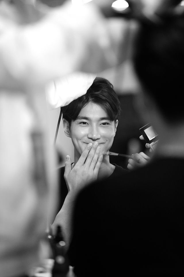 [THREAD] in admiration of choi siwon’s hands