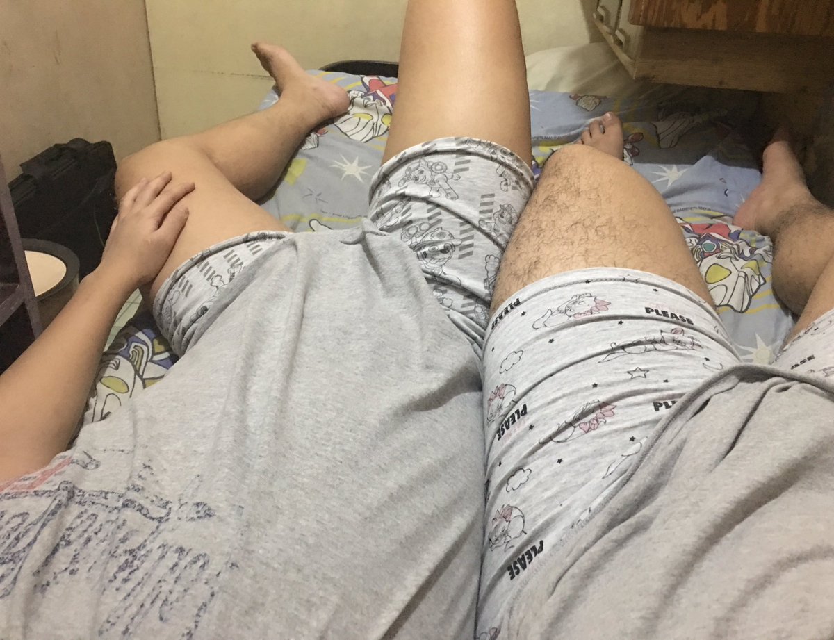 Alla1ne's tweet photo. My mom went from “Go to church so you can be straight again” to “Binilan ko kayo ni wil ng matching boxer sayo pusa sakanya aso” https://t.co/AUaiiZUX8N
