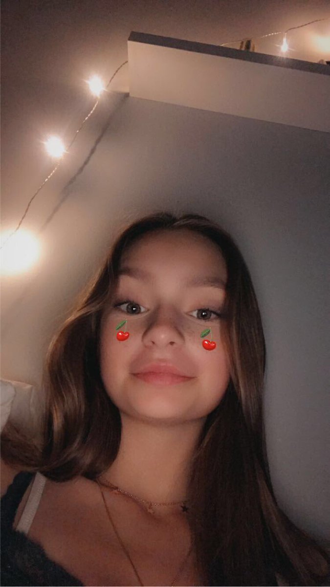 needygrandee's tweet photo. what vibes do i give off? (stolen) https://t.co/HhvzPjmyMV