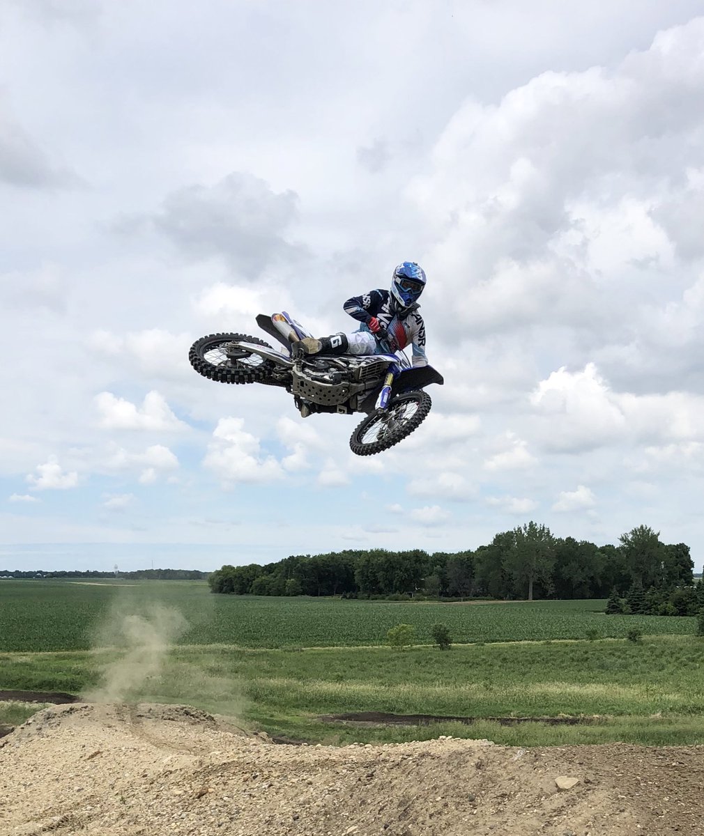 lindamanj5's tweet photo. #whipitwednesday #yamaha #fmf #answer https://t.co/EsCAUpsCJ3