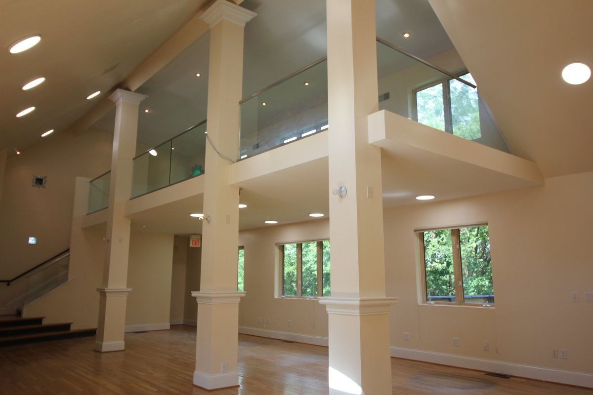 seantmullaney's tweet photo. For the first time in FOREVER, the Bang Zoom toy #office  in #edenpark is available for lease or purchase. DM me for details. @walnuthillsrf @urbanacafe @opieobakery @SymphonyHotel #RealEstate https://t.co/qNhQZF26mm