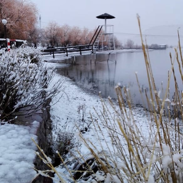 Ruta237Imagenes's tweet photo. Buen día! La temperatura es de 1° ❄️⛄
#turismopda
#piedradeláguila
#invierno
#kumelkayen
Vía @turismopda https://t.co/MDc9vACSnW