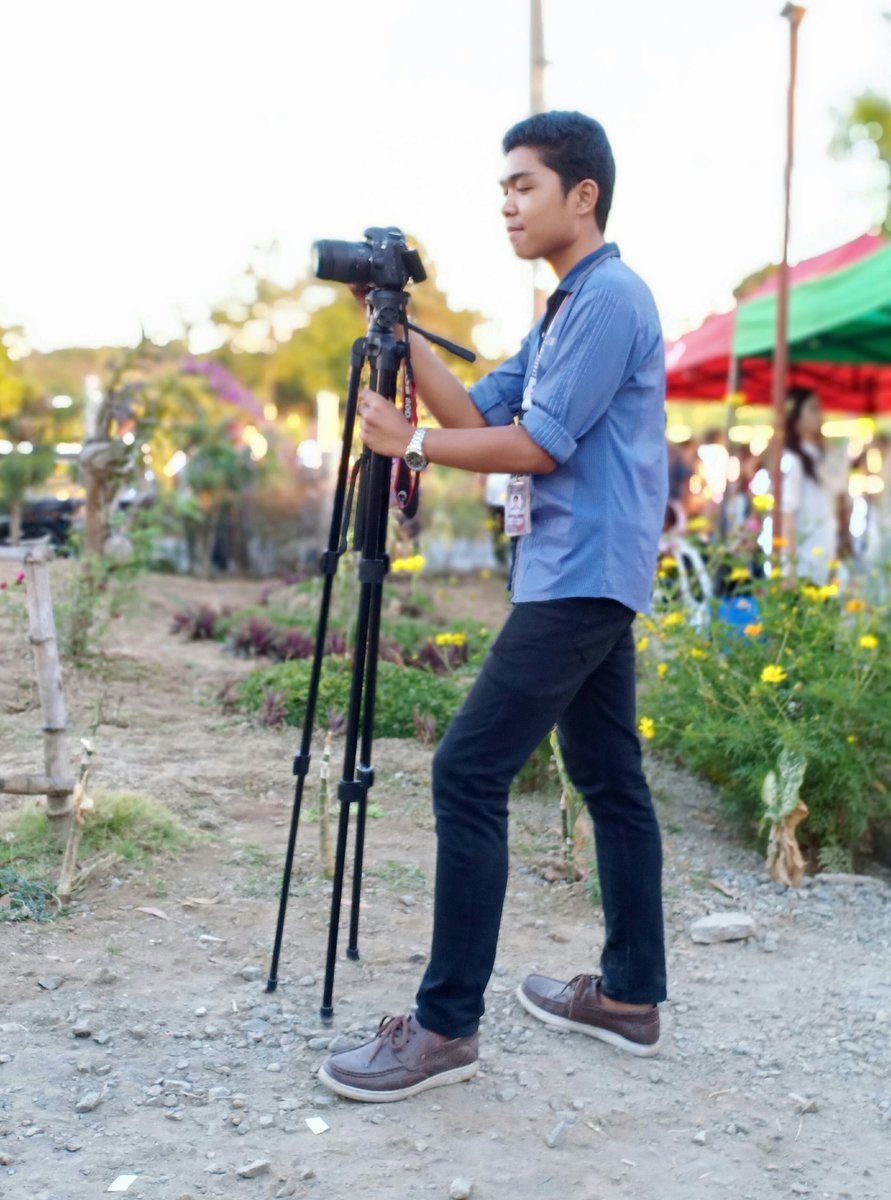 IamKenneth4All's tweet photo. Namimis ko na yung mga gantong tagpo "kenneth ikaw na bahala mag video dun sa left side ha" "sundan mo lang yung subject(person) ha"

At the end kahit na pagod ka ang sarap sa feeling yung makita bawat pictures at video na pinaghirapan  mo😔😭 https://t.co/biMpSWFqh2
