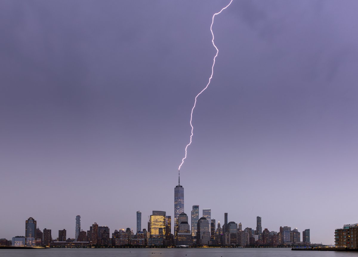Well.... That was one Hell of a Storm tonight #NYC The sky was Electric!! 🌩️🌩️🌩️