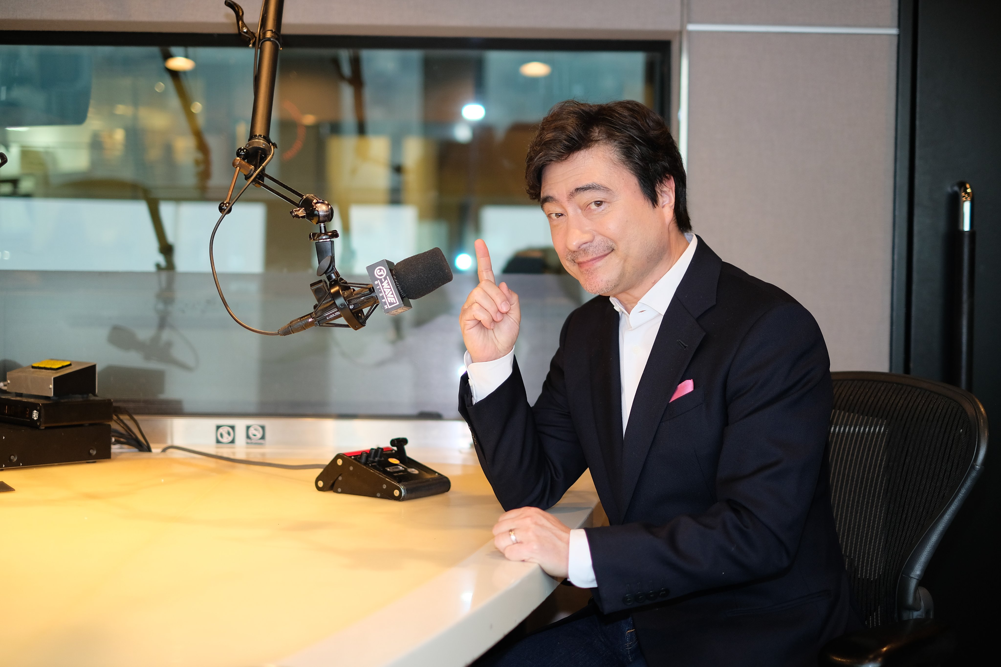تويتر J Wave 81 3fm على تويتر 今日6 00 は ジョン カビラ Jonkabiraandco Navi Jk Radio Tokyo United Tokyounited 今日は9 00まで 3時間の濃縮放送 6 30頃 は Gaku Mc Gaku Mc Words From The Field サッカーの持つ力 選手の名言