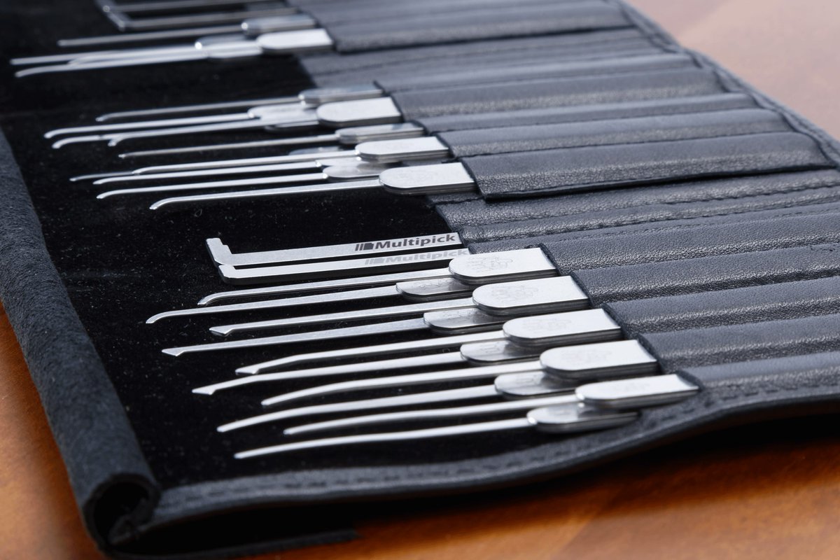 Multipick's tweet image. Patience, patience! Pretty soon these will be available on the market! The new Multipick ELITE picks and pick sets in 0.4 and 0.6 mm. Amazing and exciting new lockpicks made to perfection.