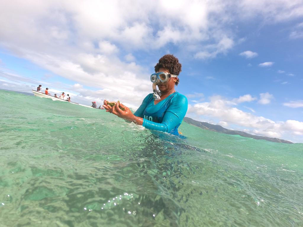 maitvfiji's tweet photo. Catch #SimpsonAtEight tonight as @anislandher discusses findings of research that @WiFN_Fiji conducted which show that women fishers do double the unpaid work as men, before they can go to earn their livelihoods from the sea. #FijiNews #Fiji #Oceans #MaiTVFiji https://t.co/5JVriNEKJA