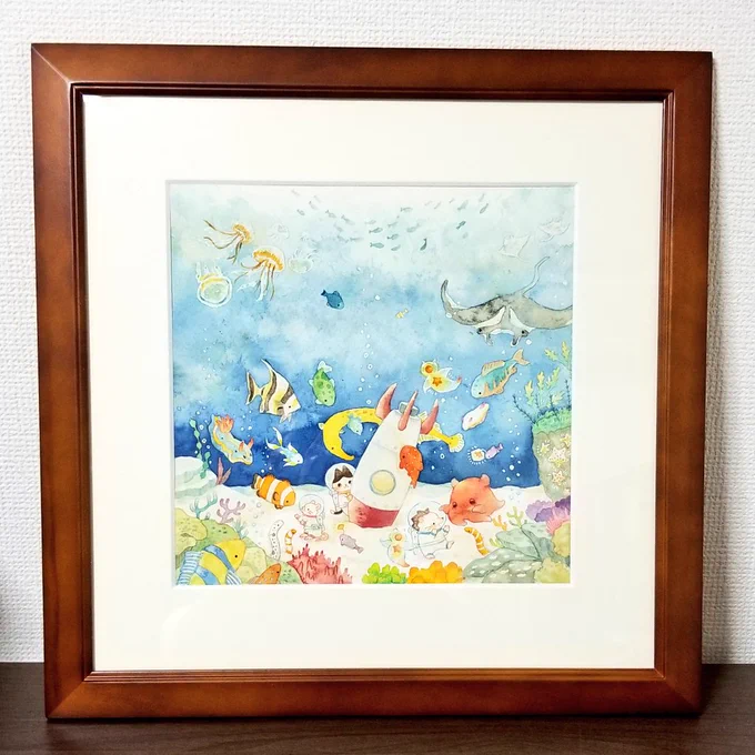 イラストを入れていた額縁が大きすぎたのでサイズの合うものを購入して替えてみました大きめの原画ですが今まで描いた中で本当にお気に入りです。額も替わったしminneに追加してみました…! 