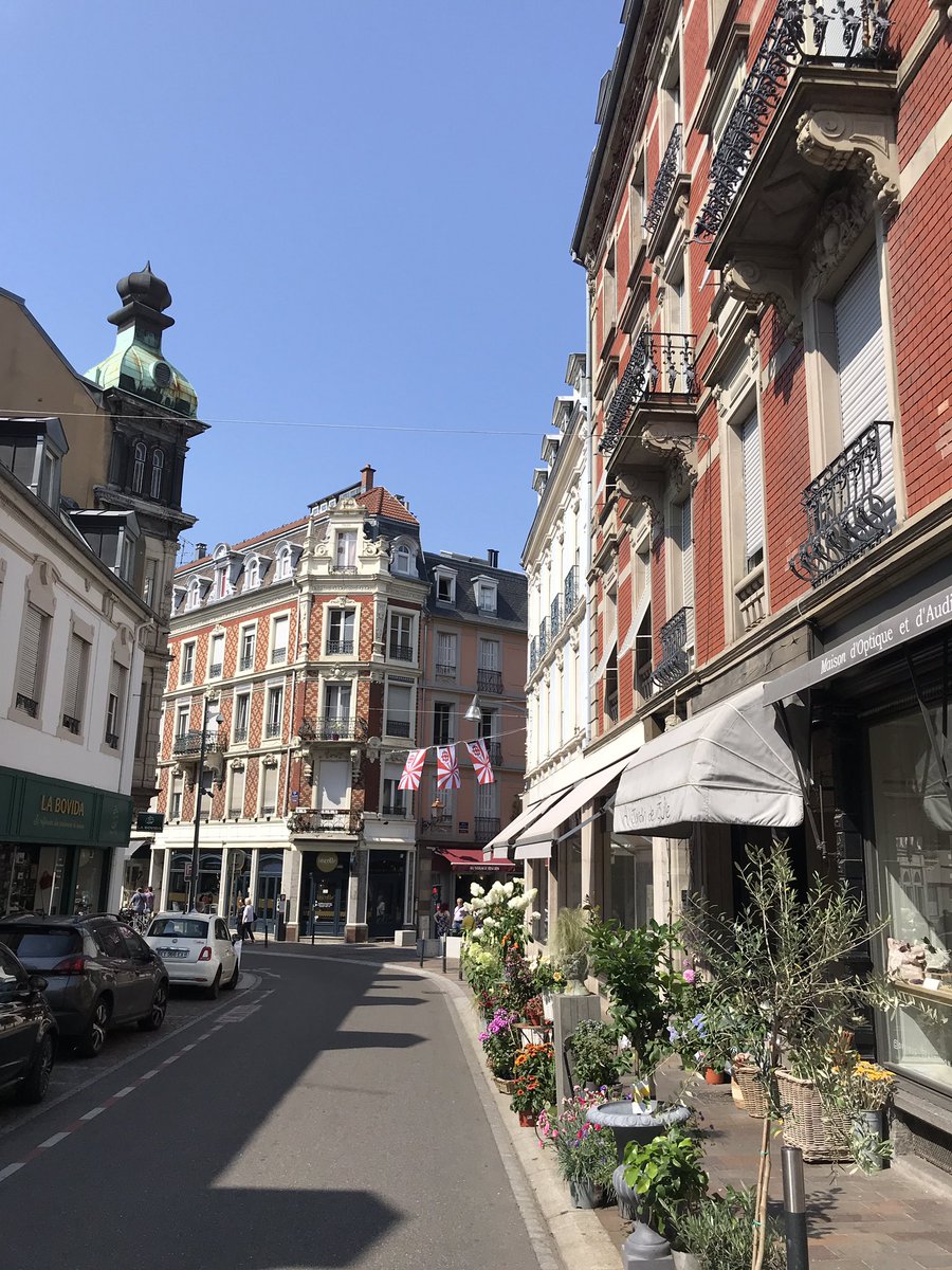 carnetdescapade's tweet photo. 🇫🇷 Dans les rues du centre historique de #Mulhouse 😍 #Alsace #MagnifiqueFrance #cetetejevisitelafrance https://t.co/tTzKj1aUR1