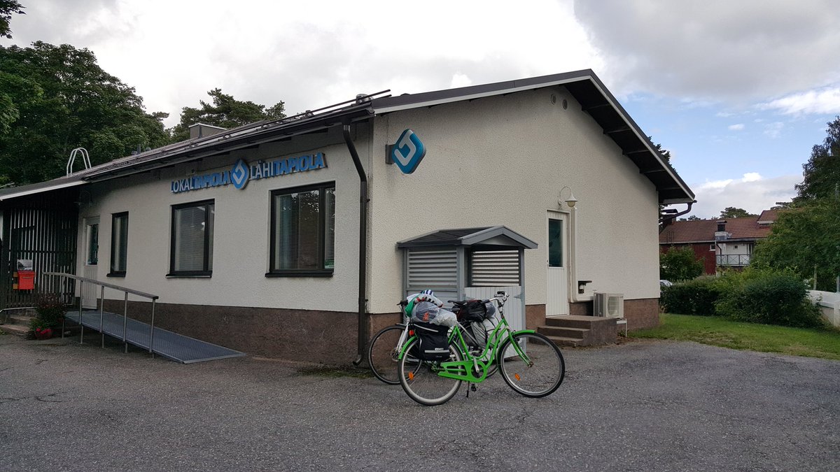 LaaksoTimop's tweet photo. @LahiTapiola Sydkusten i #Nagu. Vi betjänar er överallt i Finland. På cykelresa runt #skärgårdensringvägen #Lähikesä https://t.co/lbnjH91AVv