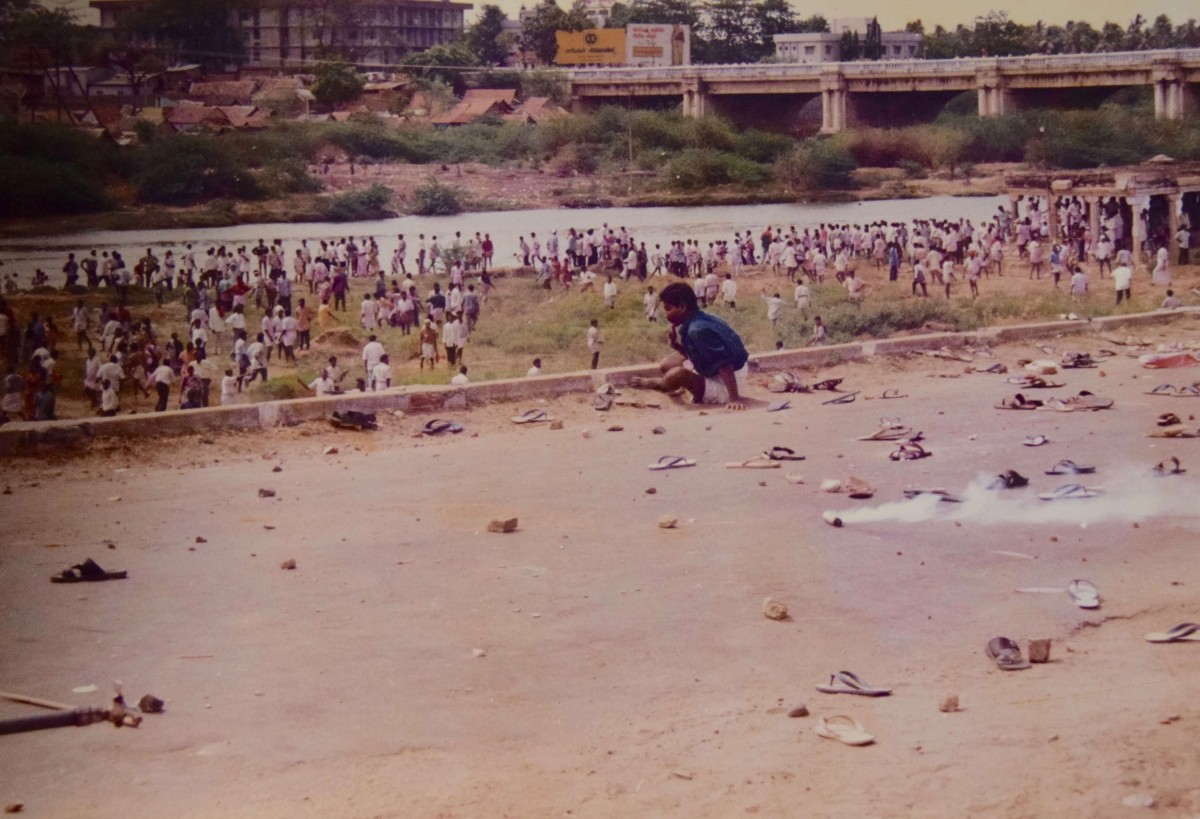 HareshSriram's tweet photo. The double standards of DMK and it's leader, M.Karunanidhi resulted in many mishaps in TN till date and one such was the mini Jallianwala Bagh in Tn,the Manjolai Massacre

DMK- "State Sponsored Terrorist" and Blood and Money Suckers 👿

#தாமிரபரணி_படுகொலை https://t.co/95iEQbZJ5k
