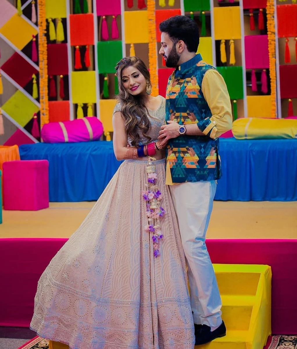 Throwback To @dollyouup_bys Bridey Being Caught In Her Candid Best At Her Mehndi ♥️
.
.
Hair by @ritikahairstylist
@recall_pictures @silkykothari1137
.
.
#weddingzworld #couple #couplegoals #couplephotography #coupleposes #weddinginspo #weddings #indianweddings #wedmegood