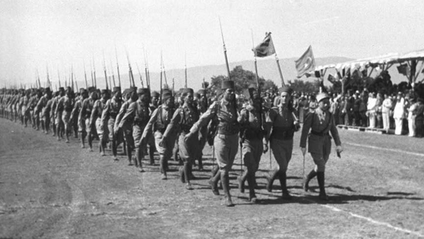 antakyafoto's tweet photo. Hatay'ın Kurtuluşunun 81.yılı kutlu olsun
#hatay #antakya #23temmuz1939 https://t.co/NGQjCL7eZZ