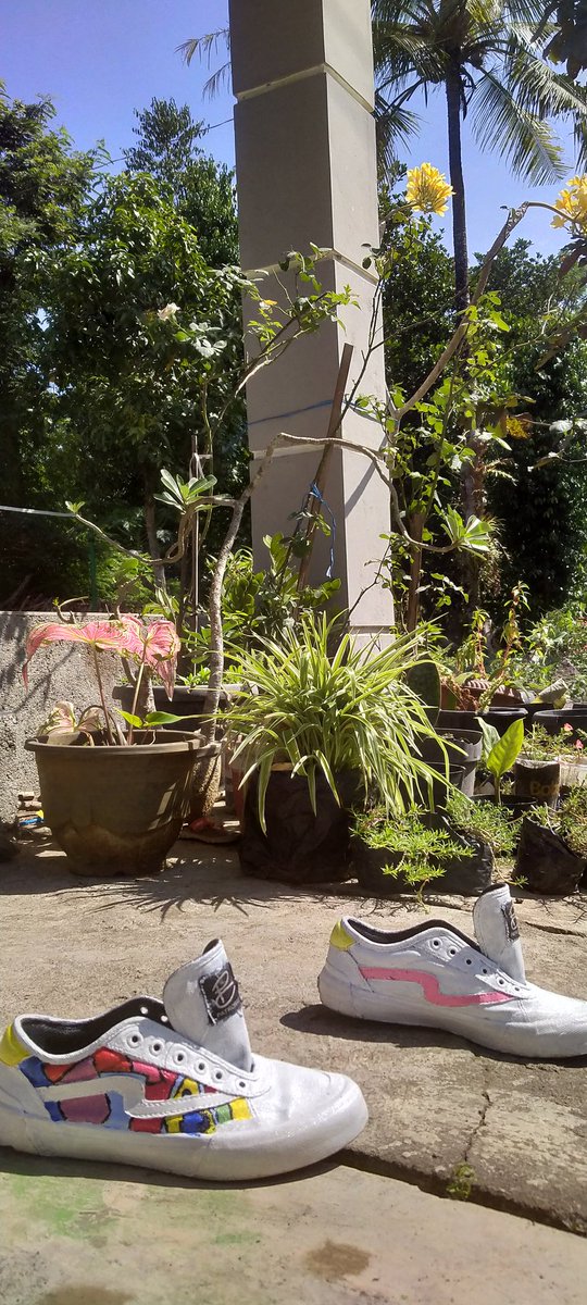 OchaaaaaX's tweet photo. Woyy lokal
#sepatucompass #patrobas #gengpatrobas #lokal https://t.co/5RwvBvcwG6