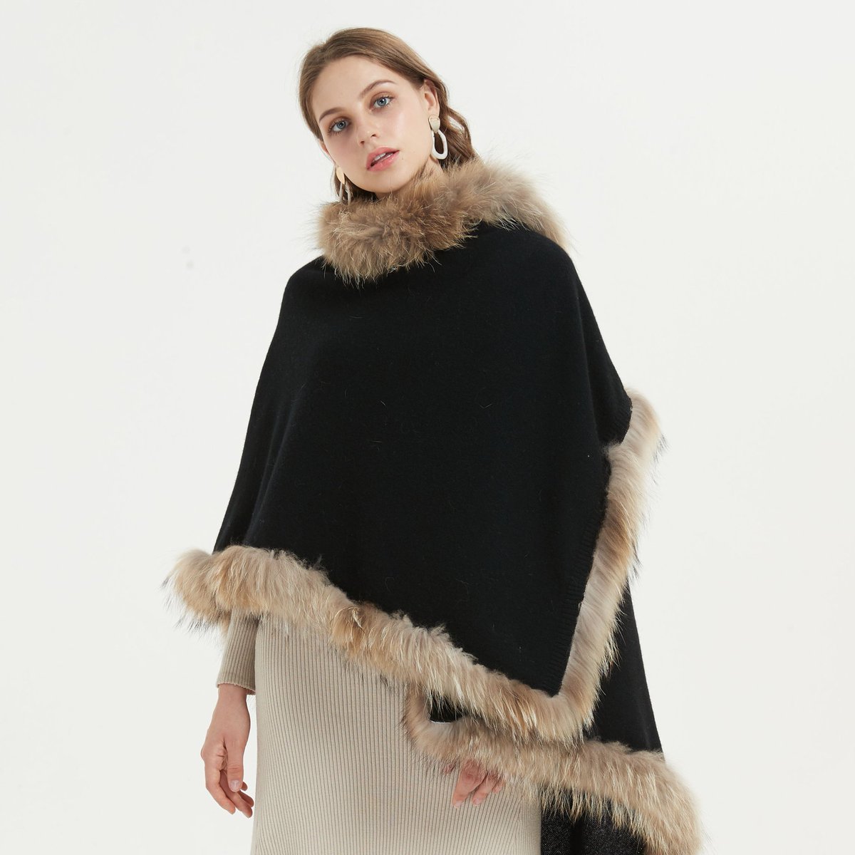 #CashmereSweater #poncho #Manufacturer 
know more products: ewsca-cashmere.com/products210367…