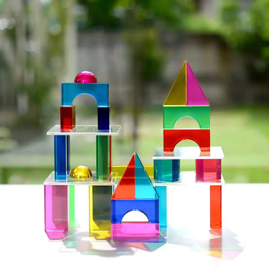 子供より大人が楽しめそう！？ドイツDusyma社のアクリル積み木が綺麗すぎる！