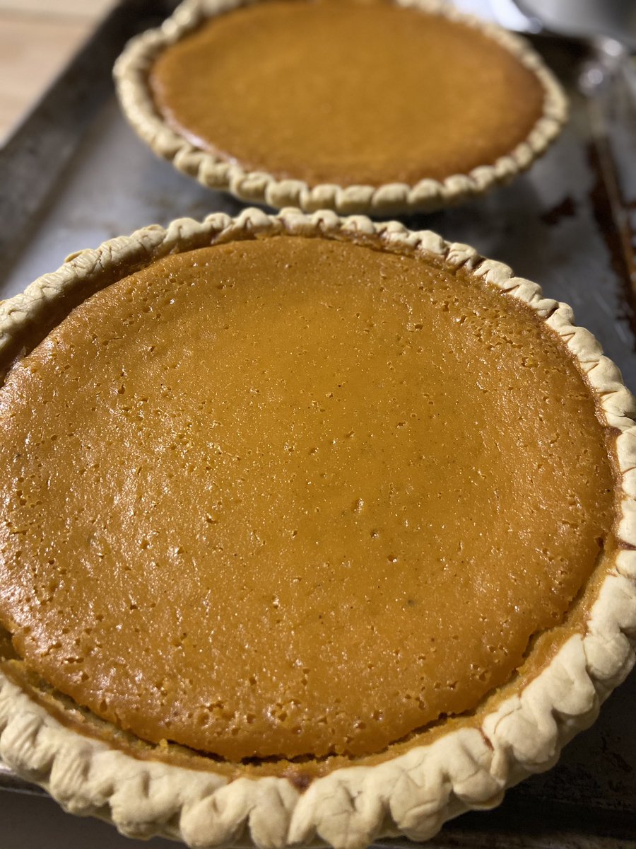 Hello Pie 😍
#latenightbaking