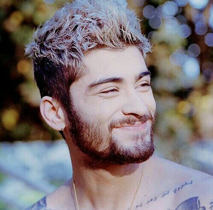 pinefresh2's tweet image. when zayn was        but included in
not included in          the twitter 
the twitter icon:         header:
#10YearsOfOneDirection