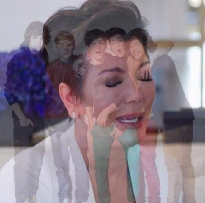 monicxperalta's tweet photo. Wey la gente que cree que el fanatismo es por moda 

Wey s�� ubicas que he pasado la mitad de mi vida llorando por los chicos??? 

#10YearsOfOneDirection https://t.co/xuUuI7pWNL