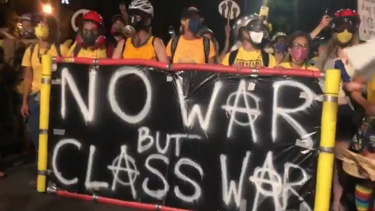 OWS_ellie's tweet photo. #WallOfMoms #BlackLivesMatter #FedsGoHome #FedsGetOut #PortlandStrong https://t.co/n9nS5PzbyJ