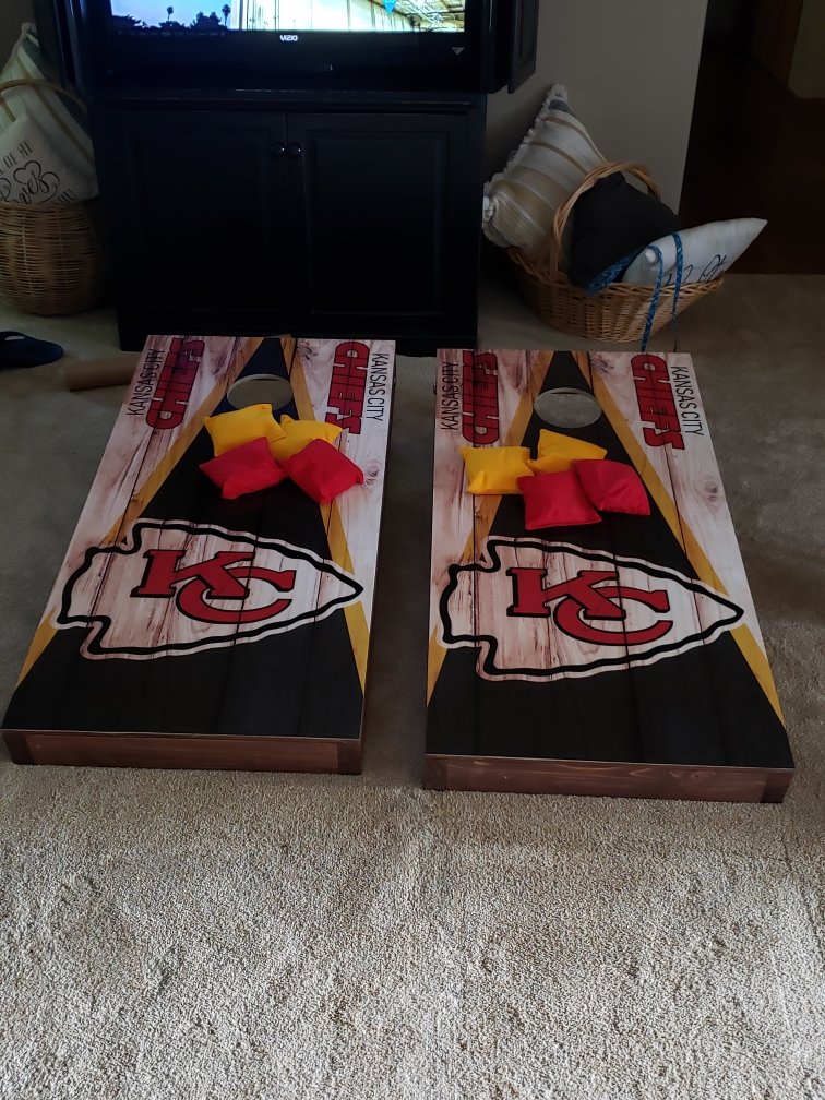 CRMillerrr's tweet photo. Since I have nothing better to do I have started to build and sell Cornhole boards https://t.co/toqi1WbpAj