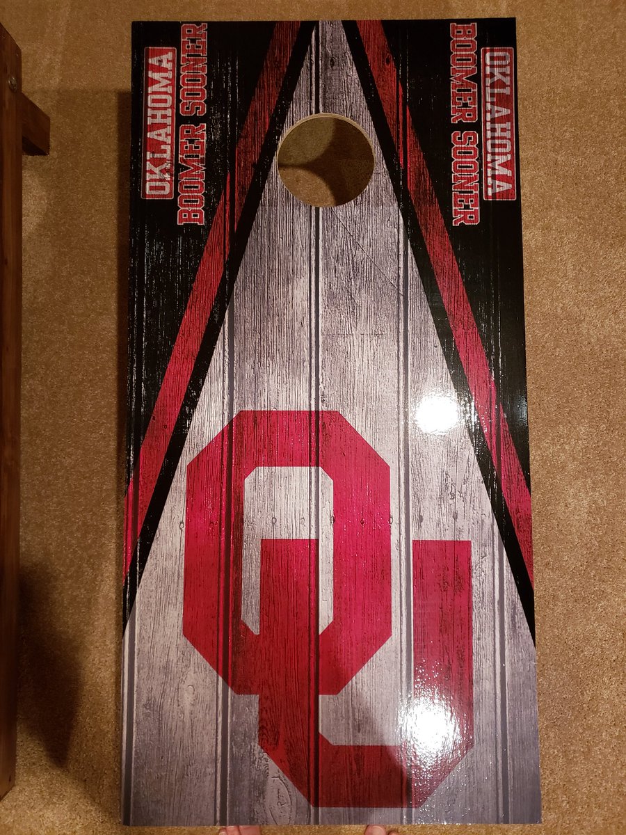 CRMillerrr's tweet photo. Since I have nothing better to do I have started to build and sell Cornhole boards https://t.co/toqi1WbpAj