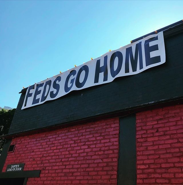 DantesLive's tweet image. 🖕We hung a sign for the unwelcome guests in our city 📸 @mortis_certae_hora_incerta