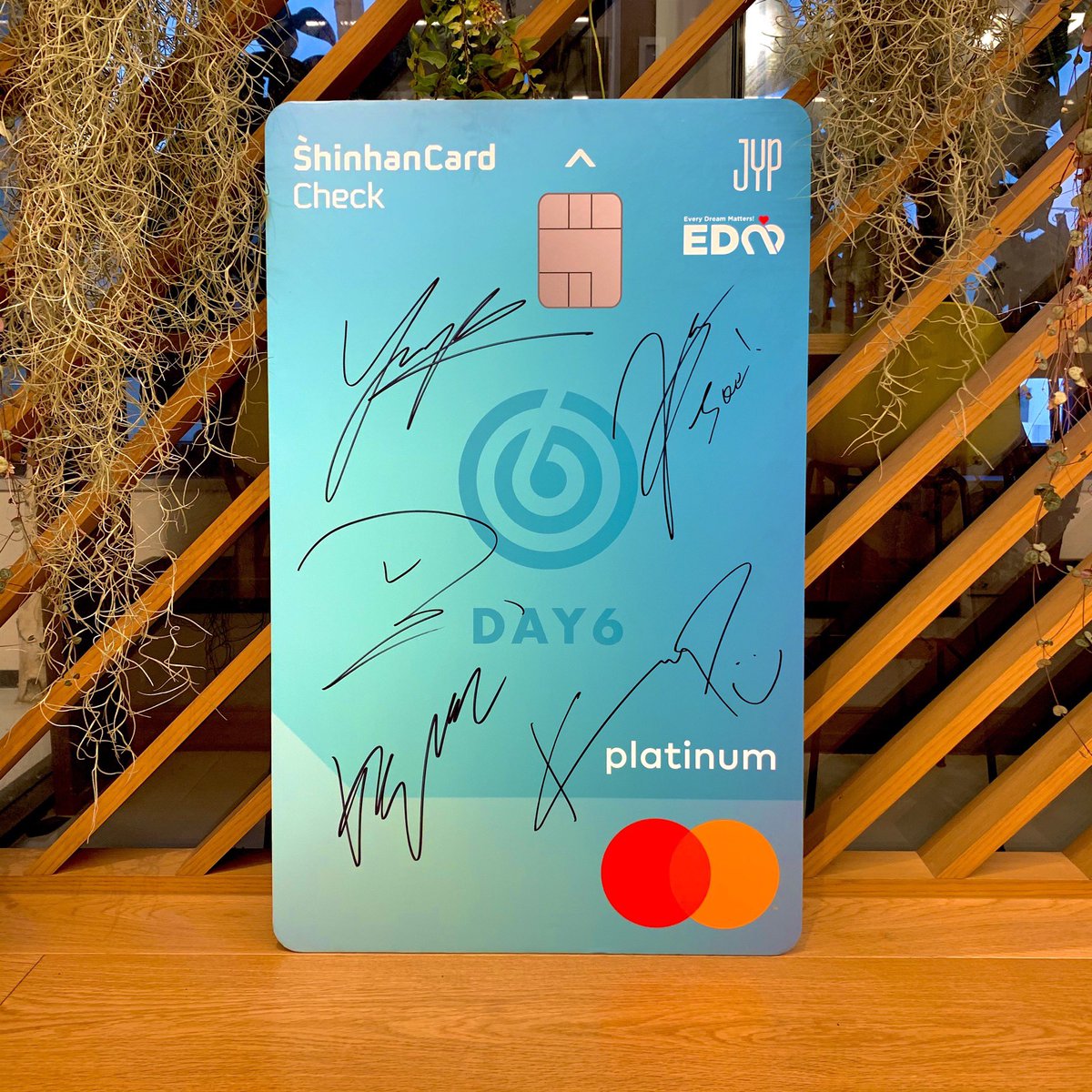 jyp_edm's tweet photo. [EDM 체크카드]

난치병 아이들의 꿈, 'DAY6'와 함께 합니다

#JYP_EDM #JYP_Everydreammatters #JYP #JYPentertainment #DAY6 #데이식스 #MYDAY #마이데이 #신한카드 #JYPFan'sEDM체크카드 https://t.co/tTT17L6gBP