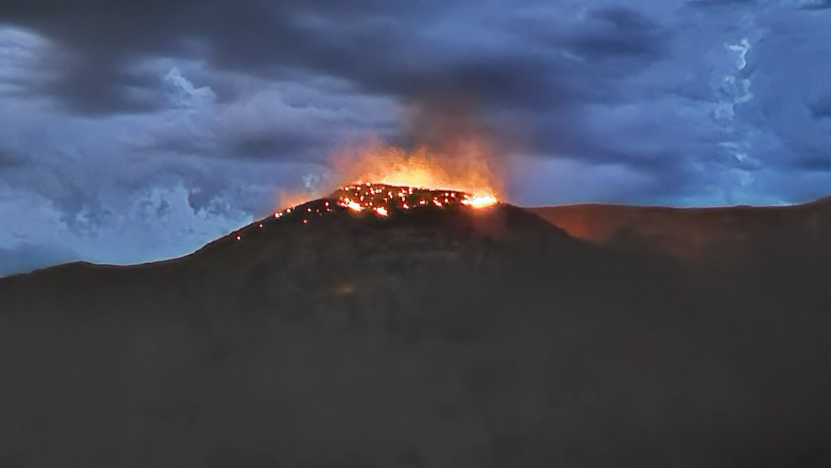 ccfdland's tweet photo. Little brush fire last week from lightning. #ClarkCountyfire #ClarkCounty #ccfdvolunteers #e66 https://t.co/G8054zJgqJ