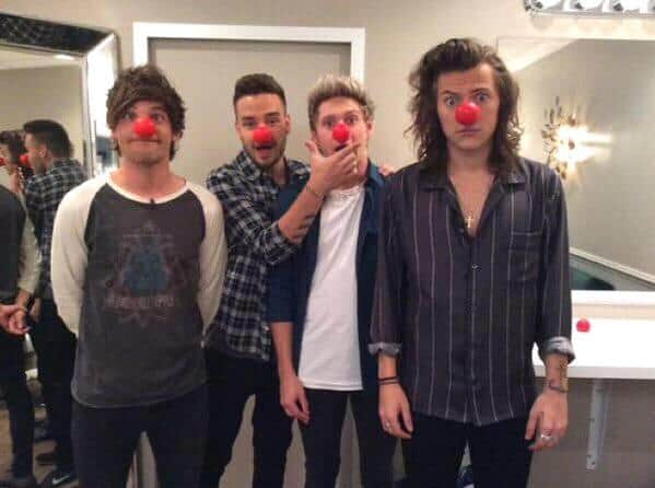 hesmarjorie's tweet photo. sinônimo de amor é amar e o de dor e sofrimento é essa foto 
#10YearsOfOneDiretion https://t.co/Y9uHOXngs4