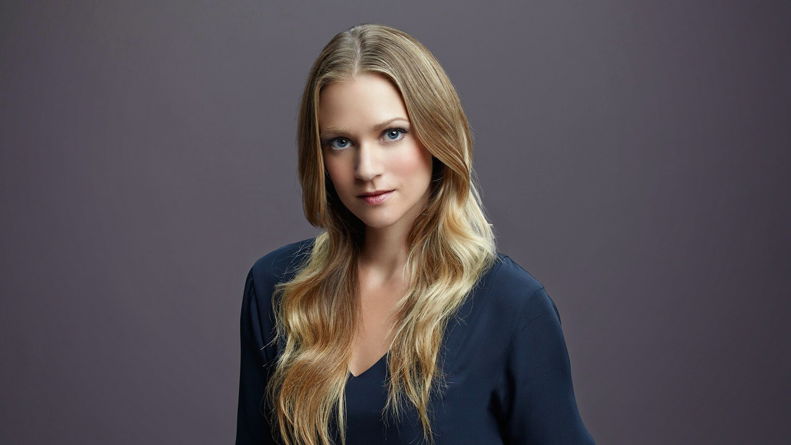 Happy birthday A.J. Cook 