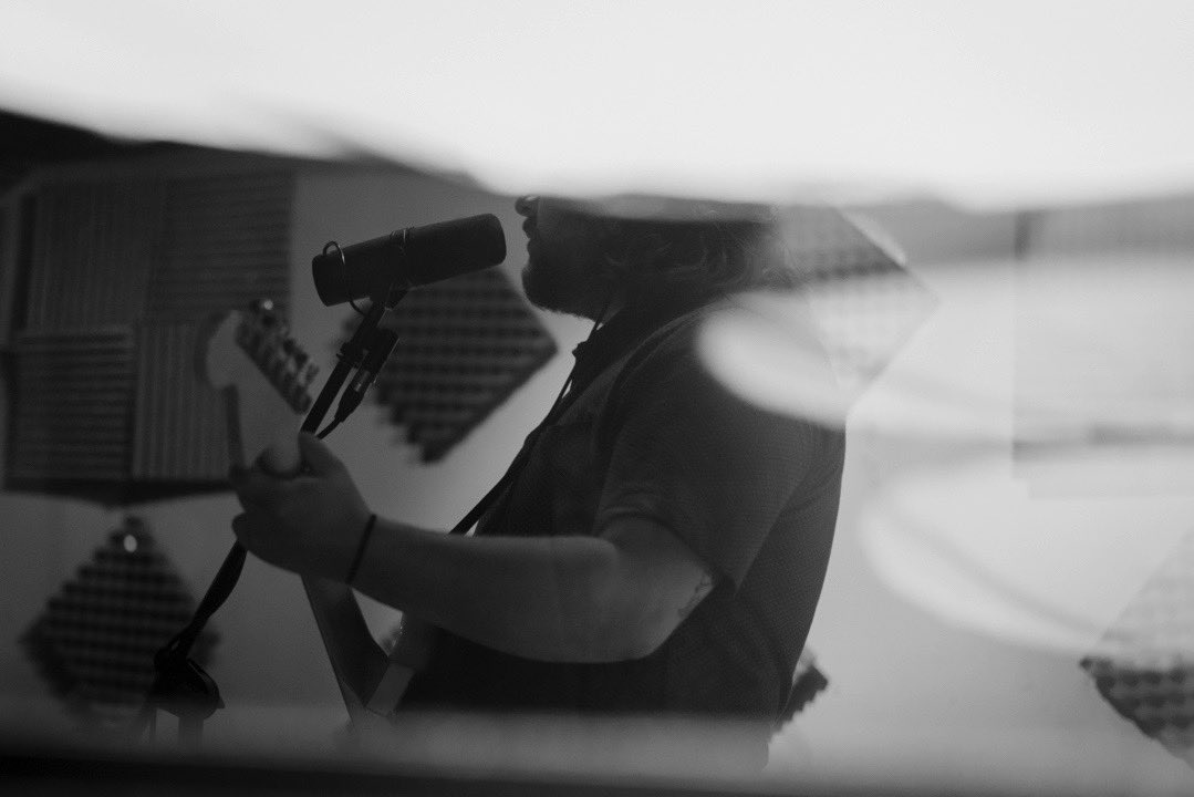 thesimplicty's tweet photo. Great day back with @Wolfgangzimmm working on some American classics 📸 by @sallygmahon from recording in May https://t.co/vbpGazb9FZ