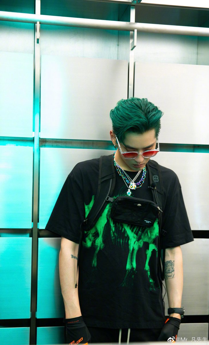 KrisBar_WuYiFan tweet picture