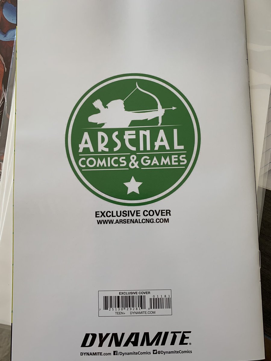 Movie_Mantastic's tweet photo. So AWESOME to go to my #LocalComicShop @Arsenal_comics and pick up a book with a shop exclusive cover that also happens to be drawn by @PRMartinez19XX, one of said shop’s co-founders.

#ArsenalComics #GreenHornet #NCBD #NewComics #SupportLocal #SupportYourLocalComicShop https://t.co/rAjVUMzRUE