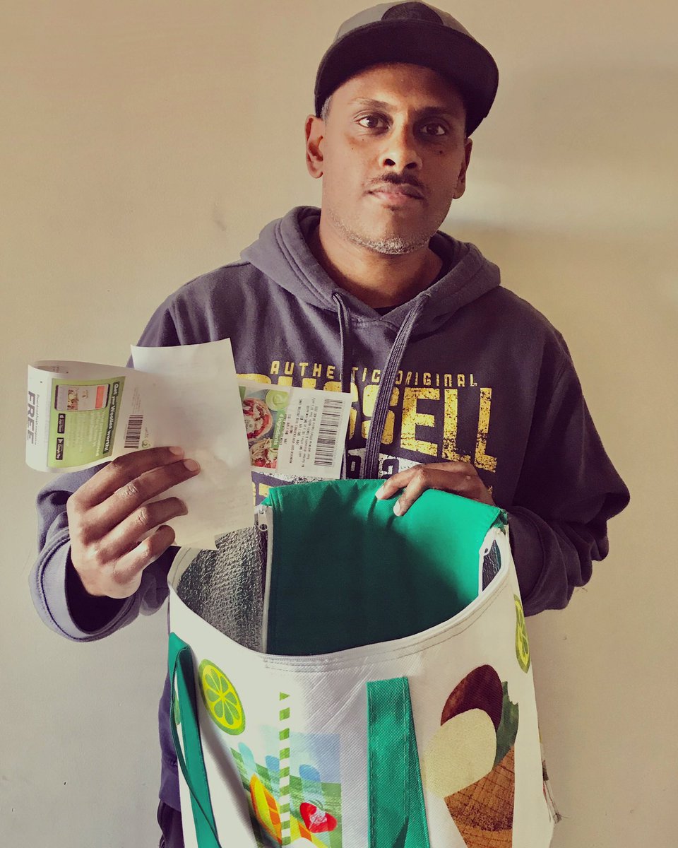 JamiePandaram's tweet photo. Just got escorted out of the grocery store by three undercover cops asking to see receipts to prove I’d paid for my shopping. Hold onto those receipts peeps 😒 https://t.co/jiVoVEdZd4