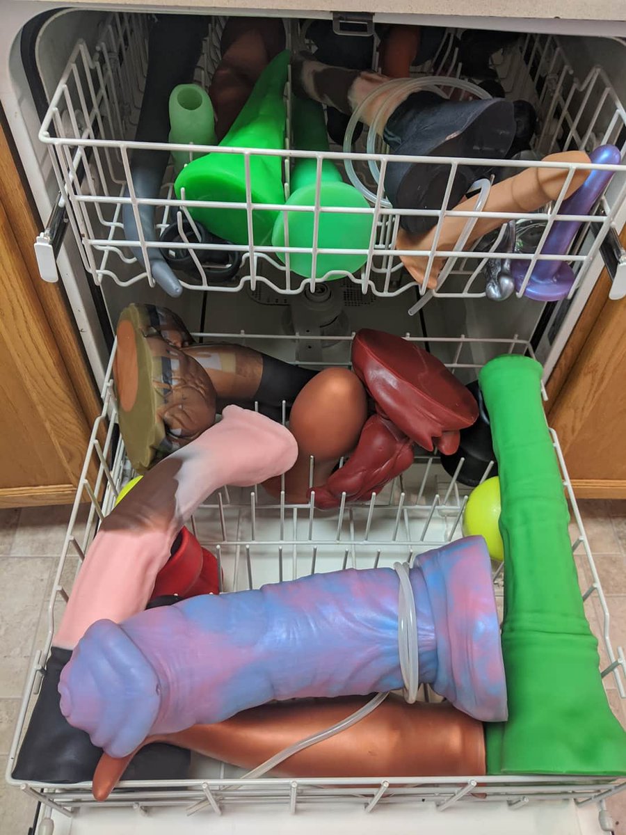 sascha_NSFW's tweet photo. We did the laundry this weekend.🍆 💦 #somanydildos #sextoycollection #mybodyisready #afterdark #nsfwtwitter https://t.co/lS60bmKPuQ