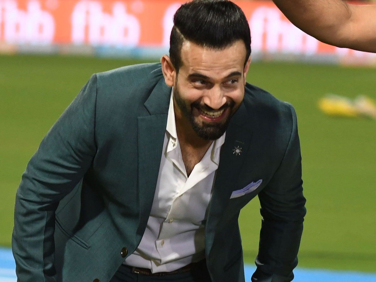 NBT_Sports's tweet photo. इस बार @IPL में कॉमेंट्री भी होगी 'वर्क फ्रॉम होम'
https://t.co/XOddoA8AXF
#IPL2020 #TeamIndia #Cricket #IPL #WorkFromHome #commentaryathome https://t.co/D9i8aBqXGT