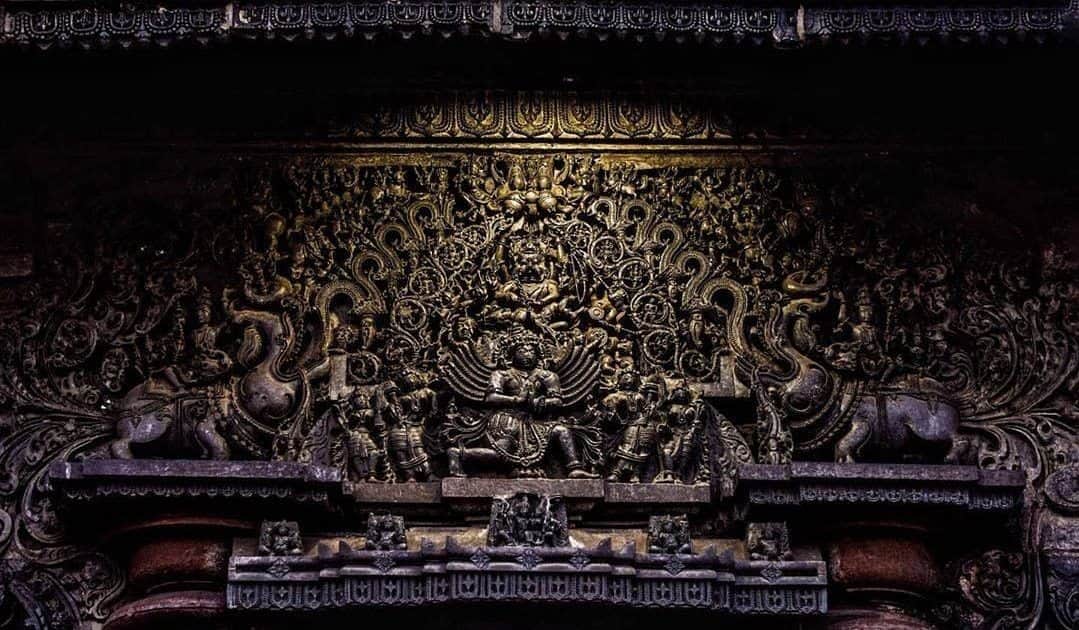 LostTemple7's tweet photo. Forget carving, even drawing this on a paper is a BIG DEAL ..For today's Generation... https://t.co/5l68kmd1NC